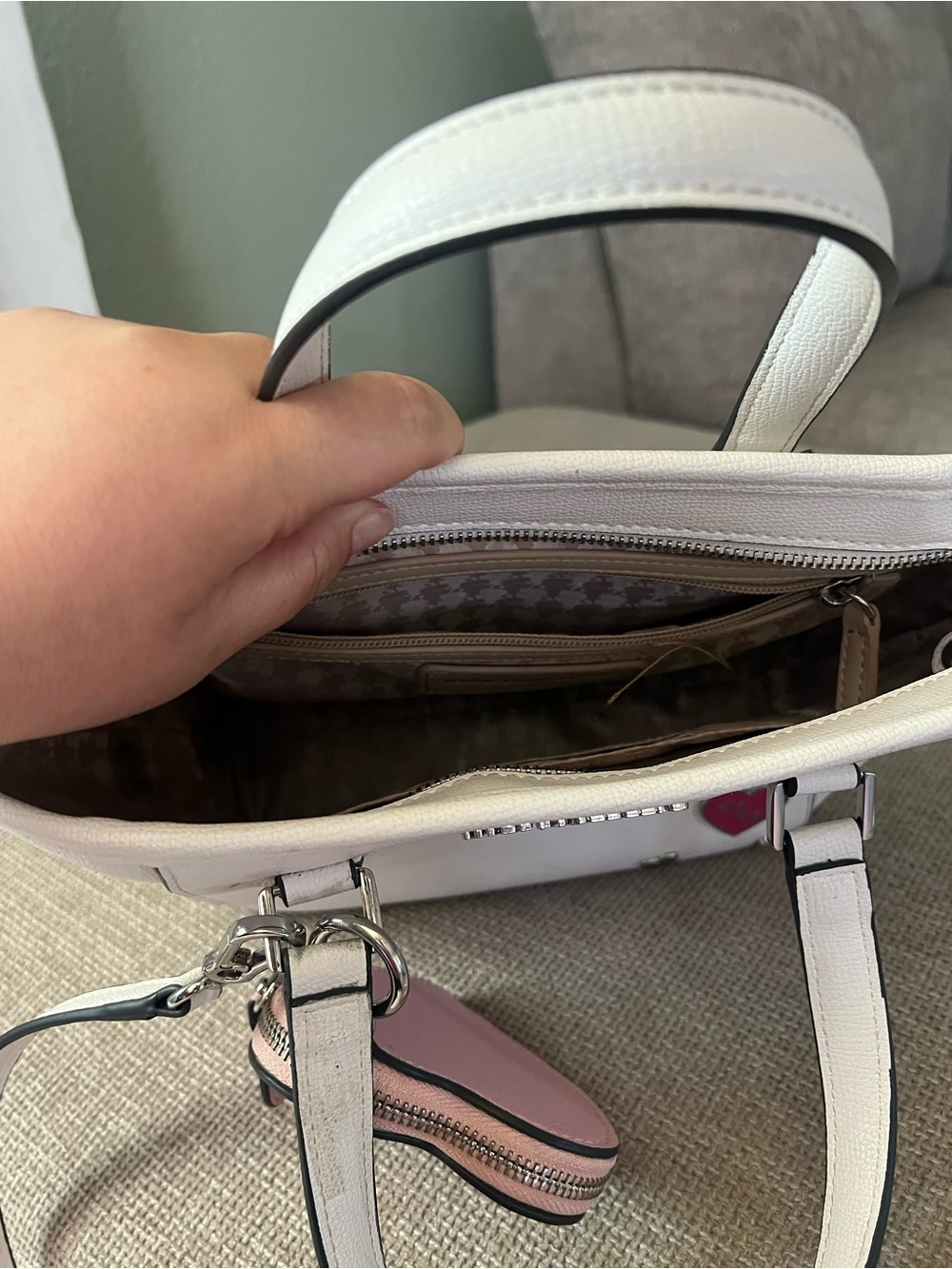 Karl Lagerfeld White Tote with Pink Heart Coin Pouch - Picture 3 of 3